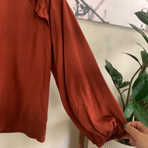 Universal Threads▪️Rust Ruffle Sleeves‎ Blouse. M - Picture 8 of 14